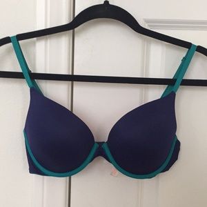 Victoria’s Secret Pink wear everywhere push-up